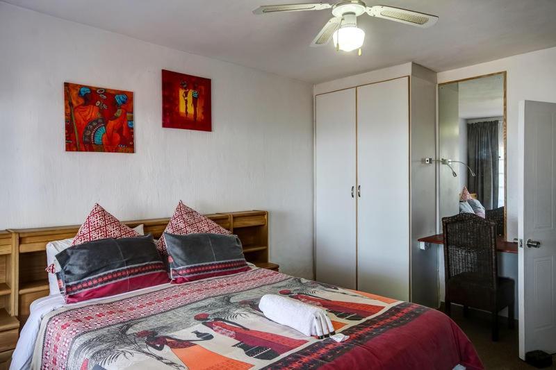 Khaya La Manzi Guest Lodge Hibberdene Bagian luar foto