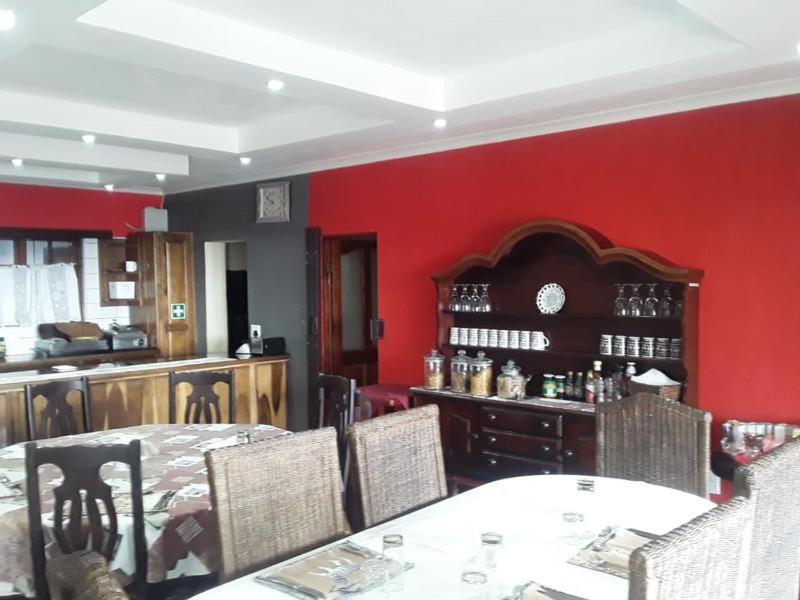 Khaya La Manzi Guest Lodge Hibberdene Bagian luar foto
