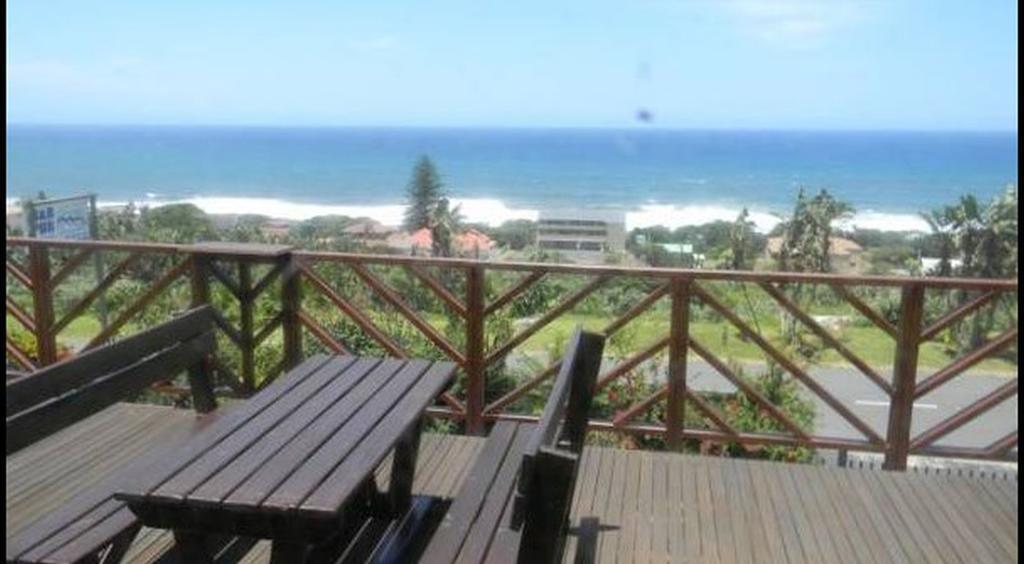 Khaya La Manzi Guest Lodge Hibberdene Ruang foto