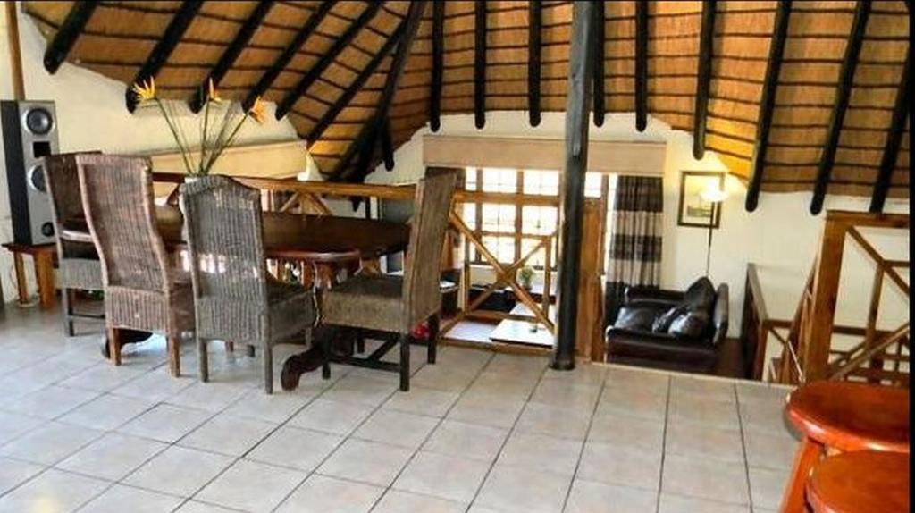 Khaya La Manzi Guest Lodge Hibberdene Ruang foto