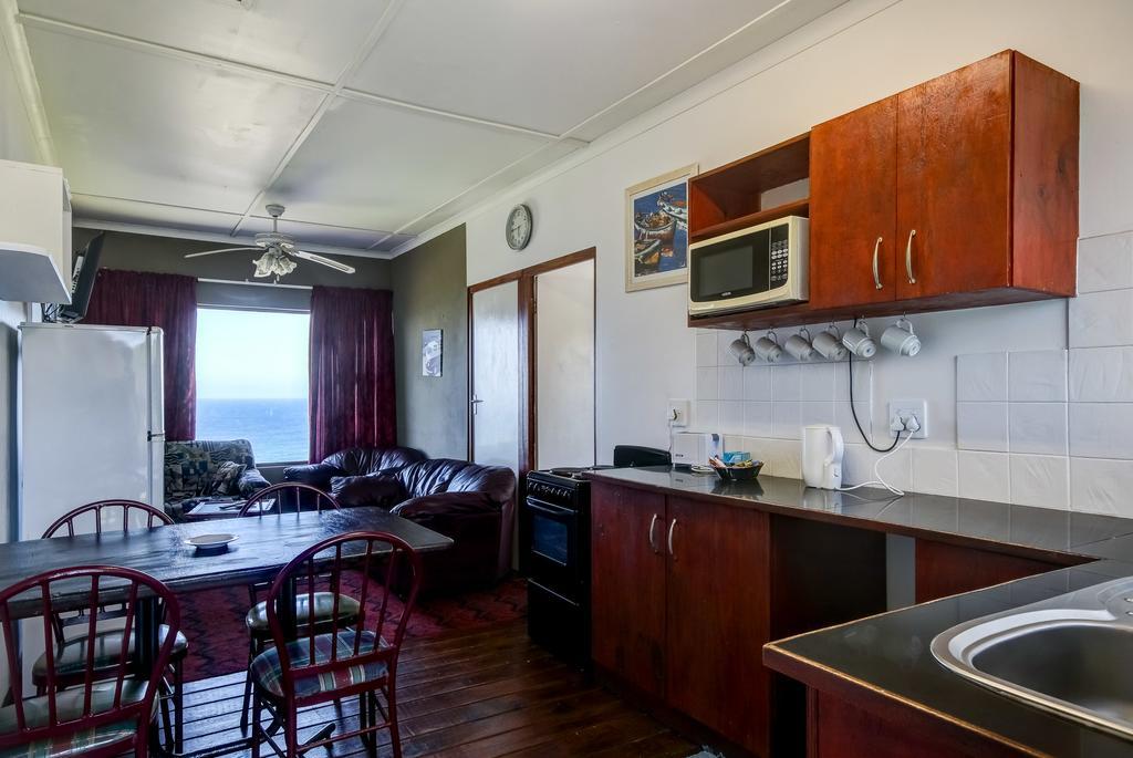 Khaya La Manzi Guest Lodge Hibberdene Bagian luar foto
