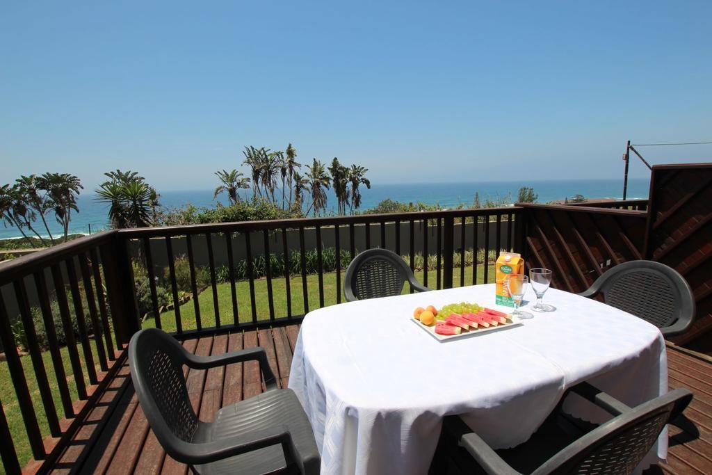 Khaya La Manzi Guest Lodge Hibberdene Bagian luar foto