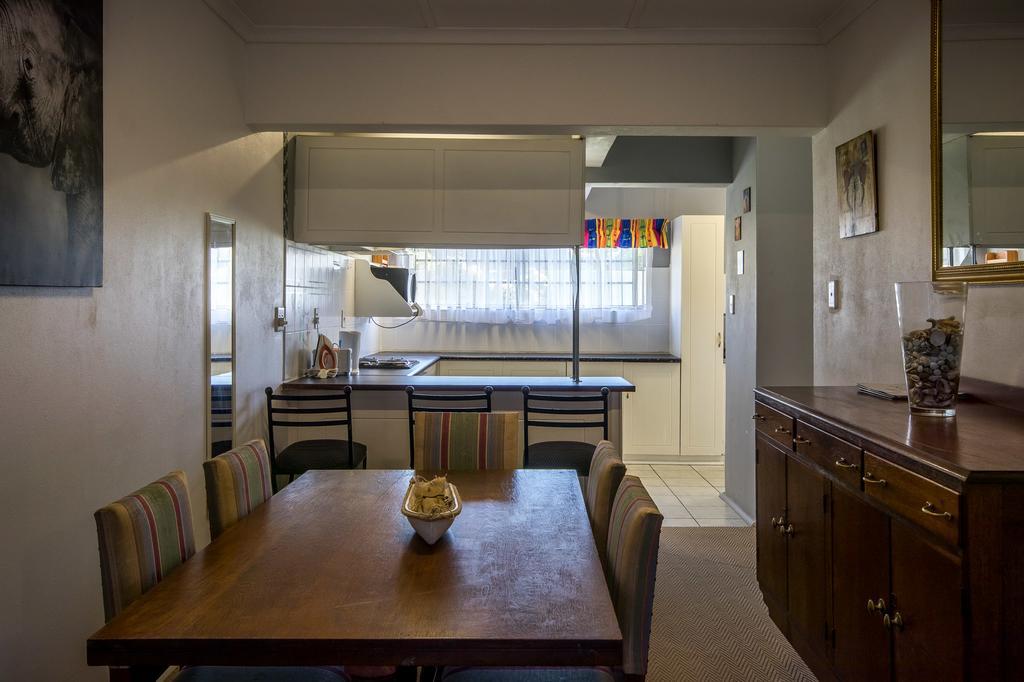 Khaya La Manzi Guest Lodge Hibberdene Bagian luar foto