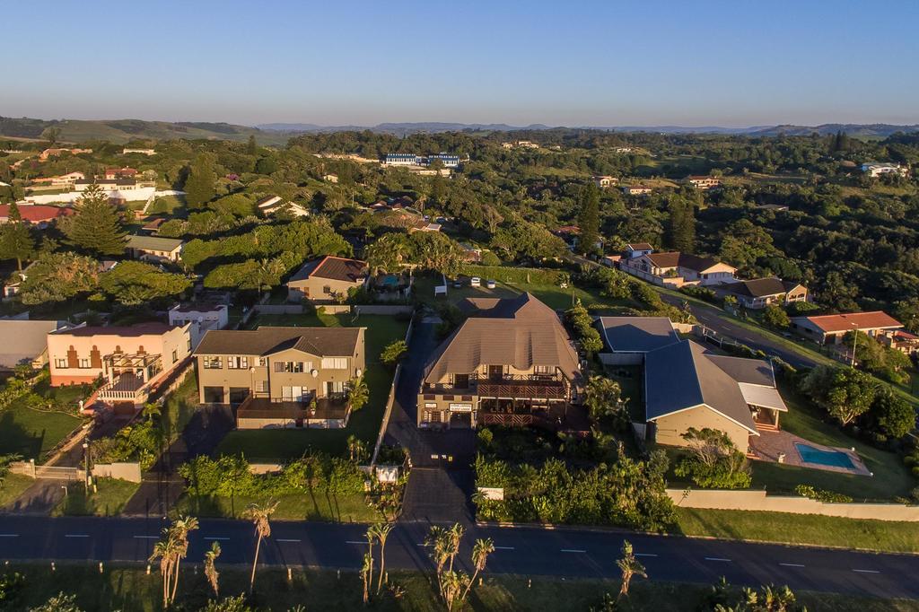 Khaya La Manzi Guest Lodge Hibberdene Bagian luar foto
