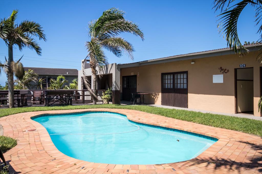 Khaya La Manzi Guest Lodge Hibberdene Bagian luar foto