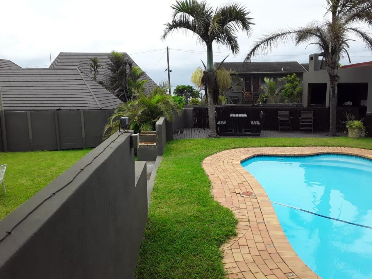 Khaya La Manzi Guest Lodge Hibberdene Bagian luar foto